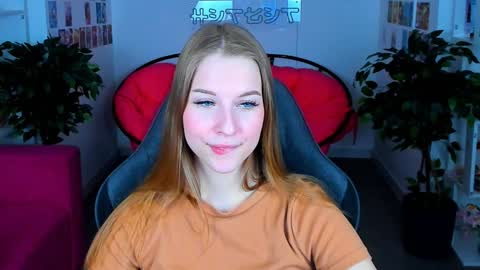 Snapshot of cutemousee chatting on 12/28/24, 02:42 Rina online show from 12/28/24, 02:42