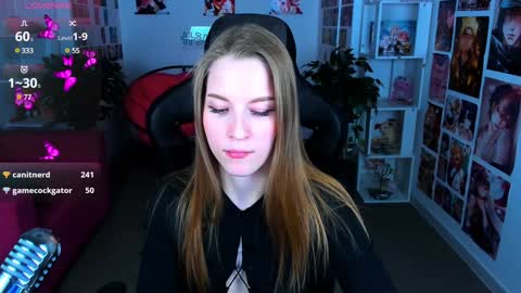 Snapshot of cutemousee chatting on 02/07/25, 11:45 Rina online show from 02/07/25, 11:45