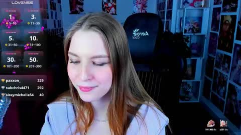 Snapshot of cutemousee chatting on 02/17/25, 11:44 Rina online show from 02/17/25, 11:44