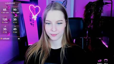 Snapshot of cutemousee chatting on 02/25/25, 05:47 Rina online show from 02/25/25, 05:47