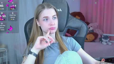 Snapshot of cutemousee chatting on 09/11/25, 05:51 Rina online show from 09/11/25, 05:51
