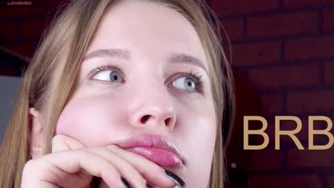 Rina online show from 11/07/25, 06:13