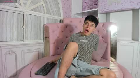 cutenaked_ online show from 12/22/25, 11:07