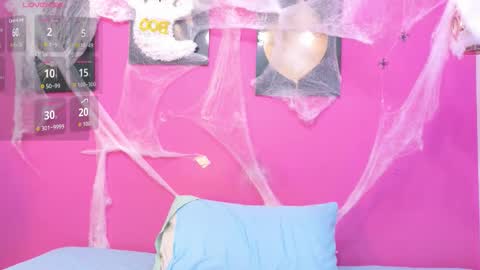 cutepetitee online show from 10/20/25, 07:47