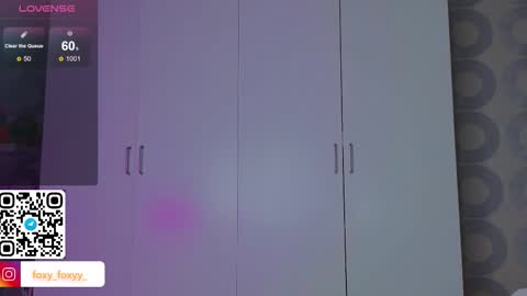 Snapshot of cuteroxyfoxyy chatting on 12/03/25, 02:26 Roxy online show from 12/03/25, 02:26