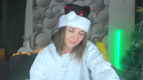 Snapshot of cutesmile_sharon chatting on 12/22/24, 09:55 cutesmile sharon online show from 12/22/24, 09:55