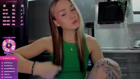 Snapshot of cutestdemon chatting on 02/25/26, 03:05 Im saving up to fix my favorite car online show from 02/25/26, 03:05