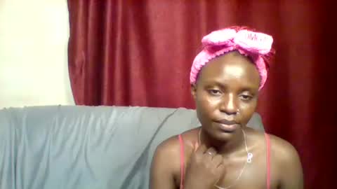 Snapshot of cutey_lunar chatting on 02/16/25, 08:33 cutey_lunar online show from 02/16/25, 08:33