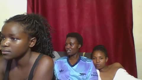 Snapshot of cutey_lunar chatting on 02/25/25, 12:47 cutey_lunar online show from 02/25/25, 12:47