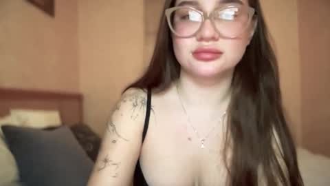 Snapshot of cuteyaji chatting on 11/18/25, 06:56 CuteAnn online show from 11/18/25, 06:56