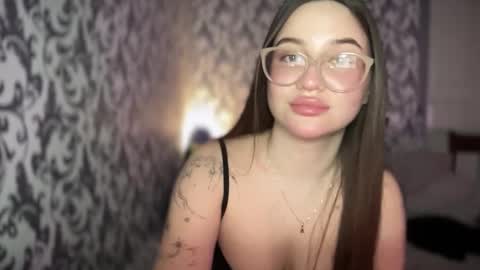 Snapshot of cuteyaji chatting on 12/22/25, 06:49 CuteAnn online show from 12/22/25, 06:49