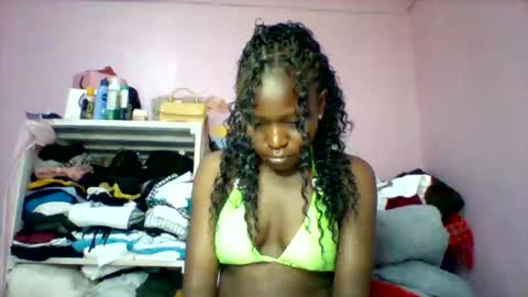 Snapshot of cutezola chatting on 09/09/25, 06:46 cutezola online show from 09/09/25, 06:46