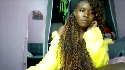 Snapshot of cutezola chatting on 11/01/25, 05:26 cutezola online show from 11/01/25, 05:26