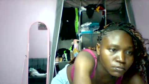 Snapshot of cutezola chatting on 11/13/25, 06:01 cutezola online show from 11/13/25, 06:01