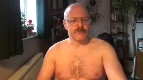 Snapshot of cutguyoncam chatting on 12/20/25, 11:39 cutguyoncam online show from 12/20/25, 11:39