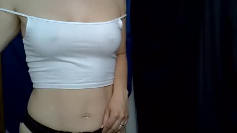 Snapshot of cutie_bee chatting on 05/29/26, 06:44 cutie_bee online show from 05/29/26, 06:44