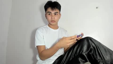 Snapshot of cutie_luwi chatting on 10/15/25, 09:31 luwi online show from 10/15/25, 09:31