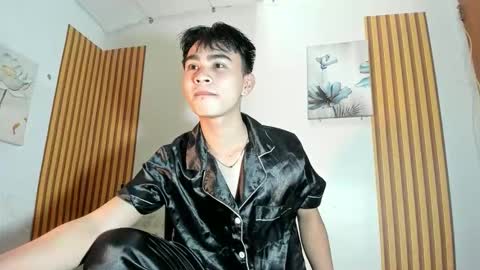 Snapshot of cutie_luwi chatting on 10/20/25, 11:43 luwi online show from 10/20/25, 11:43