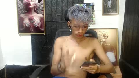 cutie_mico online show from 02/12/25, 10:14