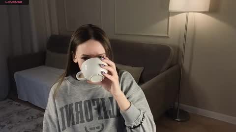 Snapshot of cutie_naughty_girl chatting on 10/15/25, 08:36 Kate online show from 10/15/25, 08:36