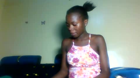 Snapshot of cutie_plush chatting on 05/06/26, 08:25 cutieplush online show from 05/06/26, 08:25