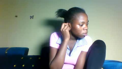 Snapshot of cutie_plush chatting on 05/09/26, 06:35 cutieplush online show from 05/09/26, 06:35