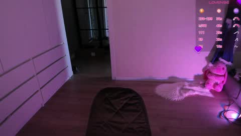 Kira online show from 04/04/26, 09:51