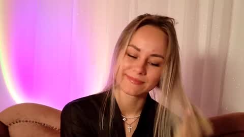 cutie_xoxo_ online show from 08/03/26, 08:13
