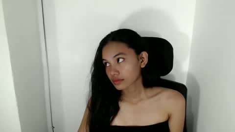 Snapshot of cutiee_lily2 chatting on 05/27/26, 01:57 cutiee_lily2 online show from 05/27/26, 01:57