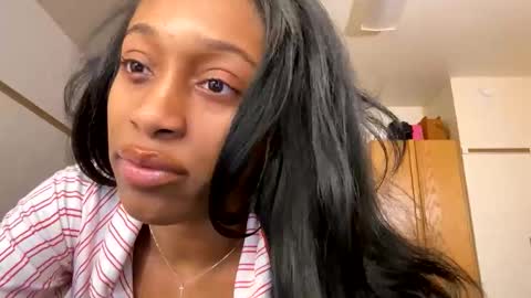 Snapshot of cutieeeva chatting on 02/14/26, 08:00 cutieeeva online show from 02/14/26, 08:00