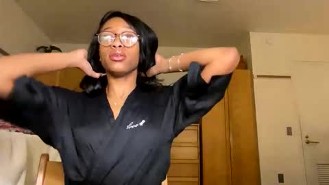 Snapshot of cutieeeva chatting on 02/19/26, 07:43 cutieeeva online show from 02/19/26, 07:43