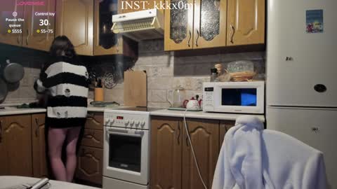 Snapshot of cutiekitty_cb chatting on 12/19/24, 12:01 cutiekitty_cb online show from 12/19/24, 12:01