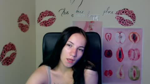 Snapshot of cutielady_ chatting on 07/16/26, 06:14 Emma online show from 07/16/26, 06:14