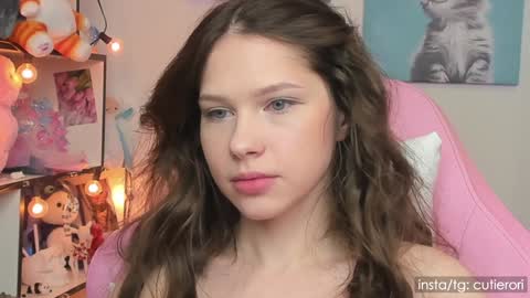 Rori  Instagram cutierori  online show from 02/06/25, 07:56