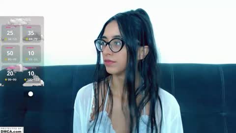 miss ari  online show from 11/18/25, 10:31