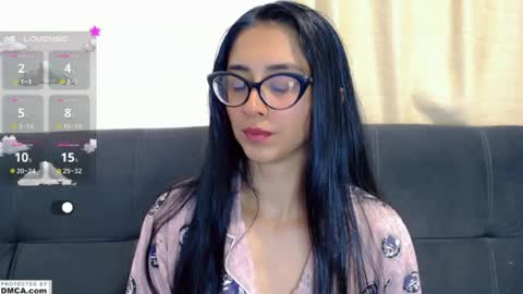 Snapshot of cutte_kitty_ chatting on 08/09/26, 12:56 miss ari online show from 08/09/26, 12:56