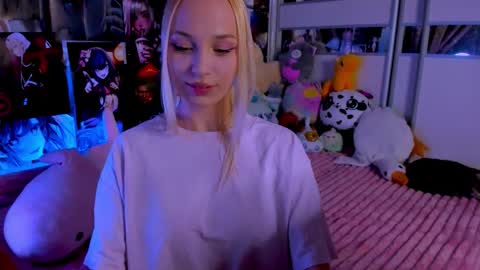 Snapshot of cuttie_ponyy chatting on 09/08/25, 08:41 Nora online show from 09/08/25, 08:41