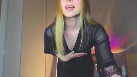Snapshot of cuute_angell chatting on 12/09/24, 04:47 Virginia See you on Sunday online show from 12/09/24, 04:47