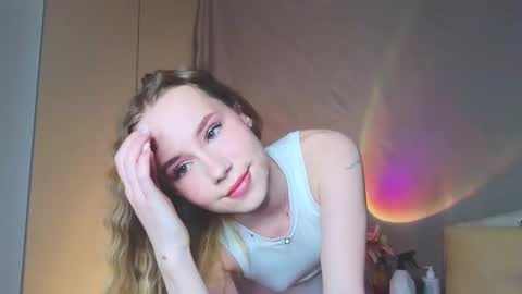 Snapshot of cuute_angell chatting on 12/15/24, 04:59 Virginia See you on Sunday online show from 12/15/24, 04:59