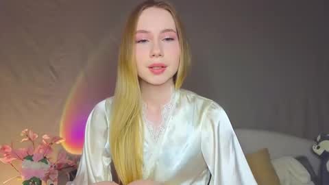 Snapshot of cuute_angell chatting on 12/29/24, 04:51 Virginia See you on Sunday online show from 12/29/24, 04:51