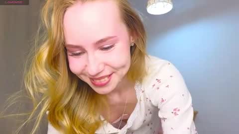 Snapshot of cuute_angell chatting on 01/06/25, 04:44 Virginia See you on Sunday online show from 01/06/25, 04:44