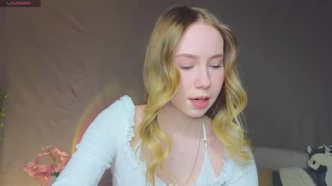 Snapshot of cuute_angell chatting on 01/11/25, 04:46 Virginia See you on Sunday online show from 01/11/25, 04:46