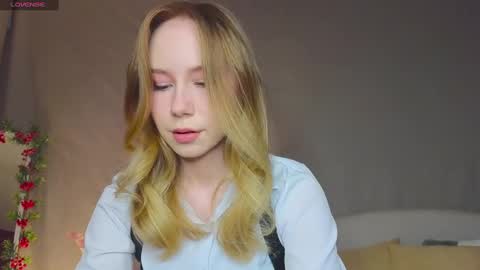 Snapshot of cuute_angell chatting on 01/23/25, 04:59 Virginia See you on Sunday online show from 01/23/25, 04:59