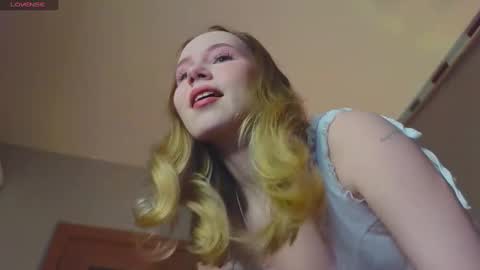 Snapshot of cuute_angell chatting on 02/11/25, 04:56 Virginia See you on Sunday online show from 02/11/25, 04:56