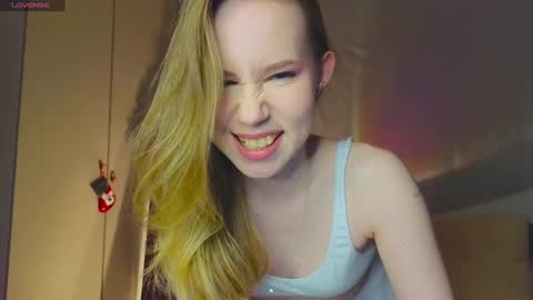 Snapshot of cuute_angell chatting on 03/04/25, 05:03 Virginia See you on Sunday online show from 03/04/25, 05:03