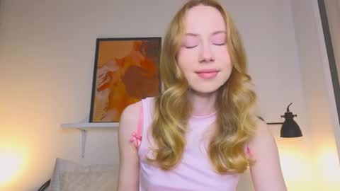 Snapshot of cuute_angell chatting on 09/18/25, 05:15 Virginia See you on Sunday online show from 09/18/25, 05:15