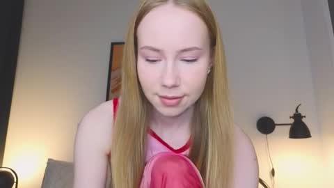 Snapshot of cuute_angell chatting on 09/22/25, 05:04 Virginia See you on Sunday online show from 09/22/25, 05:04