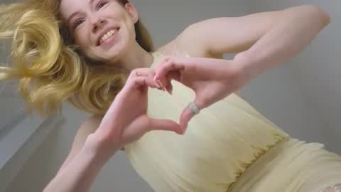 Snapshot of cuute_angell chatting on 10/17/25, 05:15 Virginia See you on Sunday online show from 10/17/25, 05:15