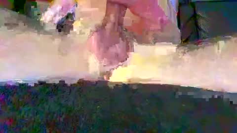 Snapshot of cwaddle chatting on 12/20/24, 03:31 cwaddle online show from 12/20/24, 03:31