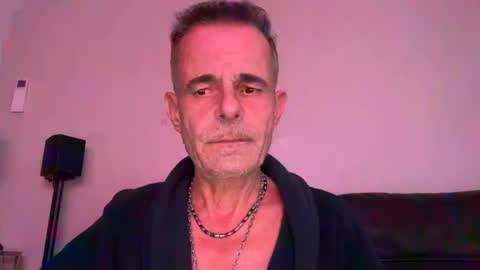 Snapshot of cwaddle chatting on 01/30/25, 03:40 cwaddle online show from 01/30/25, 03:40